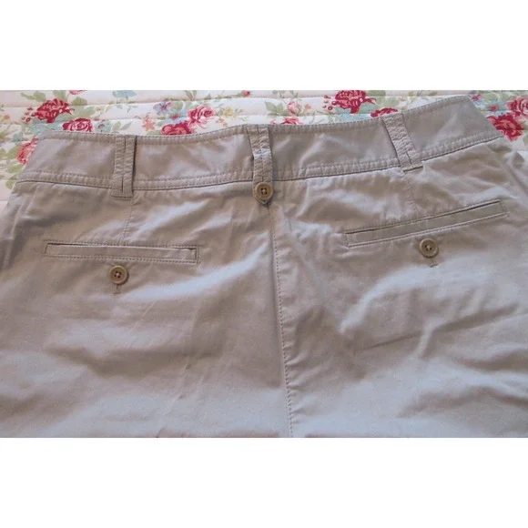 TALBOTS Womens Size 12 Khaki Beige Cotton Blend Flat Front Bermuda Shorts NWT - Picture 3 of 10